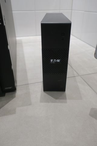 410283-3 HP 19 "display, IBM server, EATON battery backup