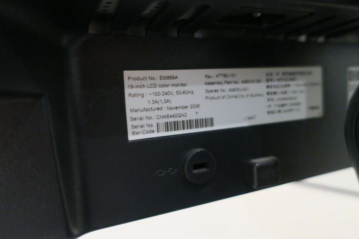 410283-6 HP 19 "display, IBM server, EATON battery backup