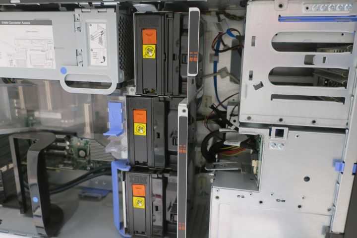 410283-13 HP 19 "display, IBM server, EATON battery backup