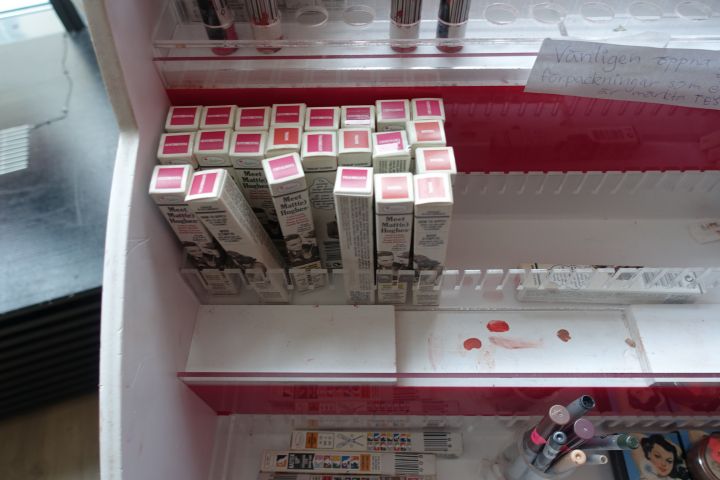 462853-6 Makeup the Balm cosmetics