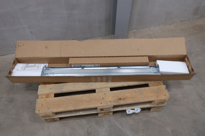 458943-2 Skylight velux lsg 1000 (114cm x 118cm)