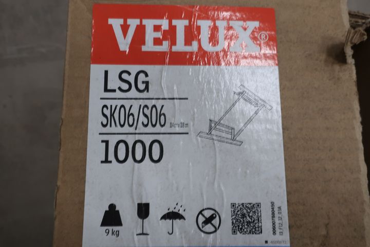 458943-6 Skylight velux lsg 1000 (114cm x 118cm)