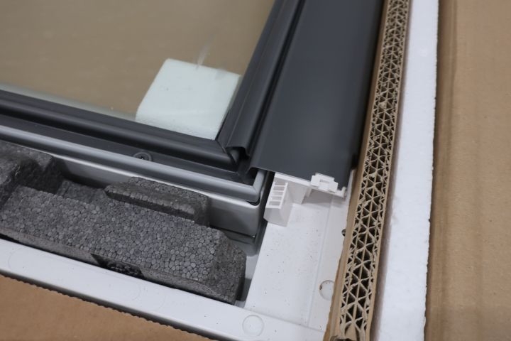 458944-6 Skylight Velux GGU 0070 SK06 (114cm x 118cm)