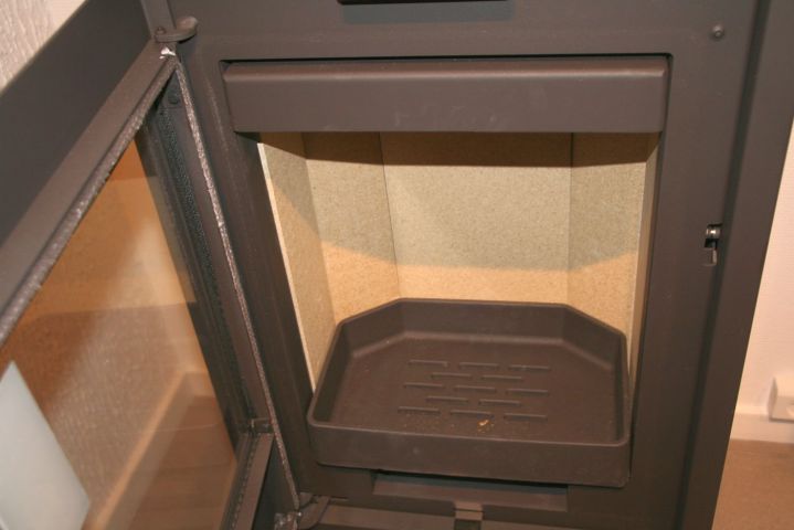 463651-5 Nord 1 by Jydepejsen. Unused wood stove. Factory Warranty. Free shipping in Denmark