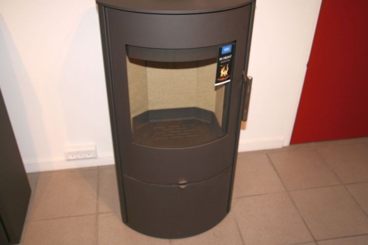 463652-2 Nord 3 from Jydepejsen. Unused stove with factory warranty. Free shipping in Denmark