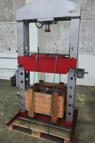 410888-1 Hydraulic press