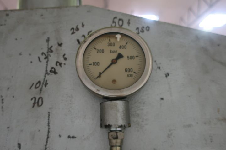 410888-4 Hydraulic press