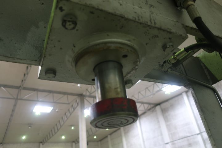 410888-5 Hydraulic press