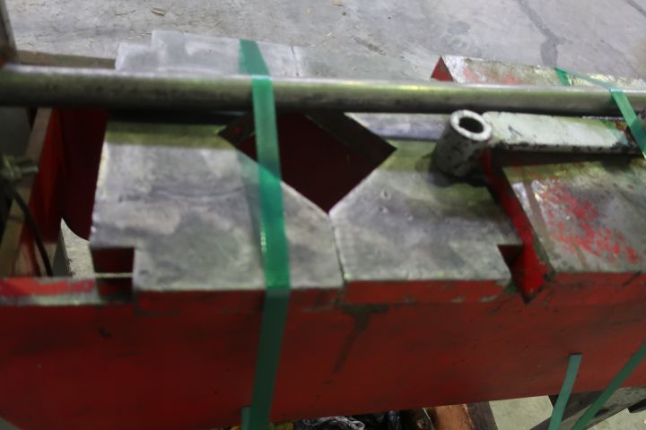 410888-6 Hydraulic press