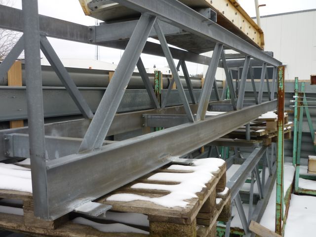 462979-2 2 galvanized trusses