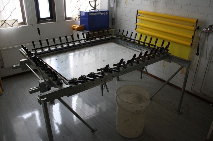 467205-1 Screen stretching machine, leftover silks, chemicals and hot air blower