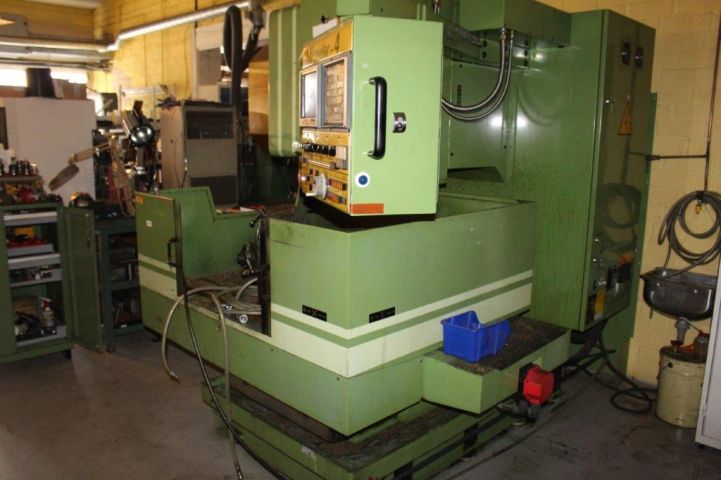 454661-8 CNC machine Victor VCenter-4 -89