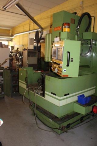 454661-15 CNC machine Victor VCenter-4 -89