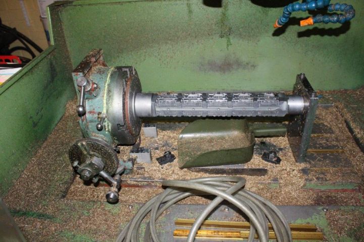 454661-17 CNC machine Victor VCenter-4 -89