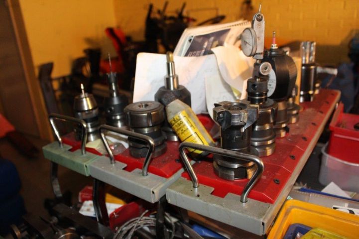 454661-26 CNC machine Victor VCenter-4 -89