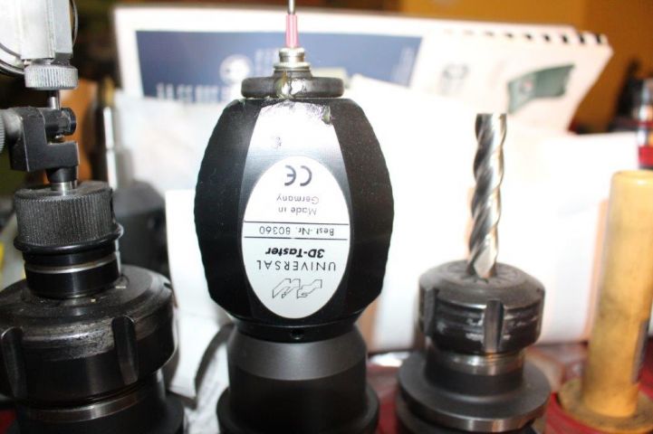 454661-27 CNC machine Victor VCenter-4 -89