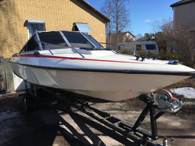 469995-1 Fletcher V8 21 foot with trailer