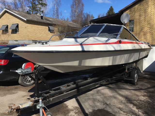 469995-3 Fletcher V8 21 foot with trailer