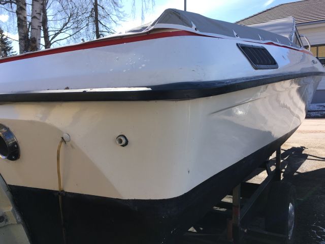 469995-6 Fletcher V8 21 foot with trailer