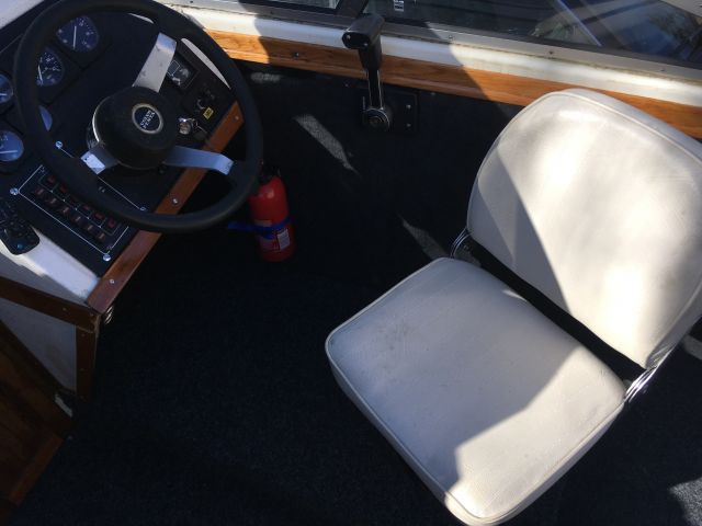 469995-19 Fletcher V8 21 foot with trailer