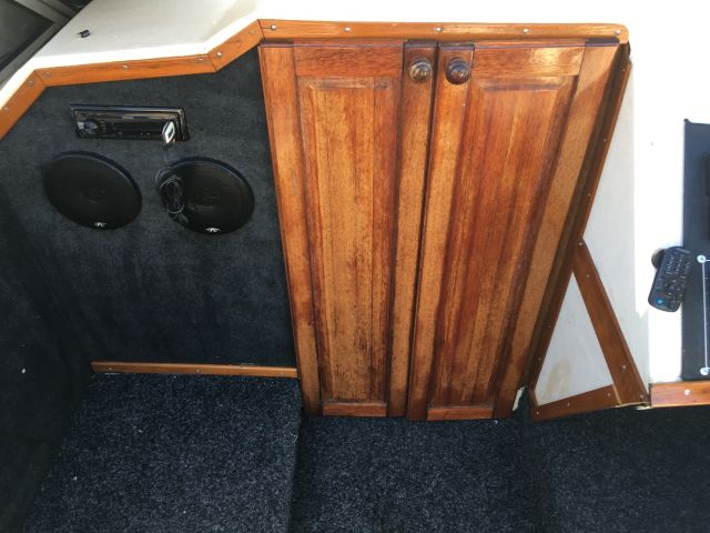 469995-20 Fletcher V8 21 foot with trailer