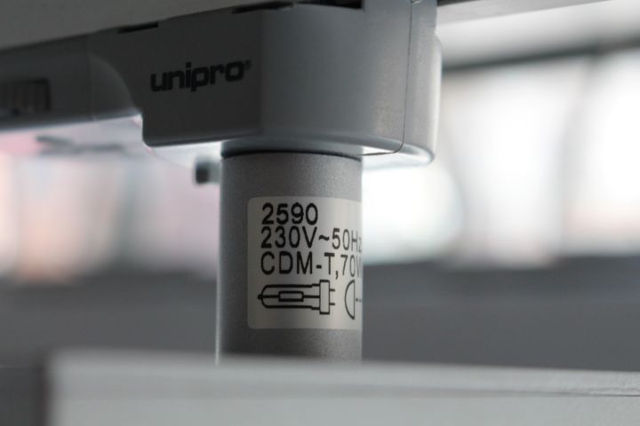 468647-4 Lamps and rails, Unipro