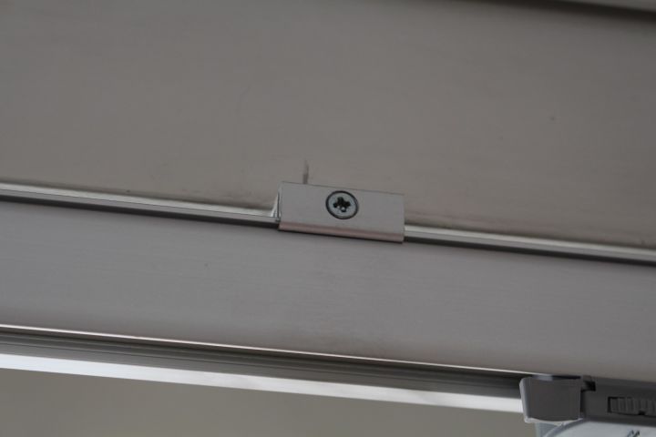 468647-12 Lamps and rails, Unipro