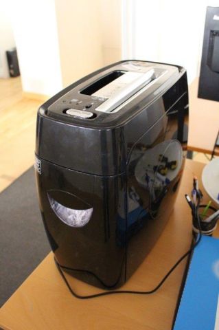 454498-2 Document Destroyer Fellowes incl. Stationery