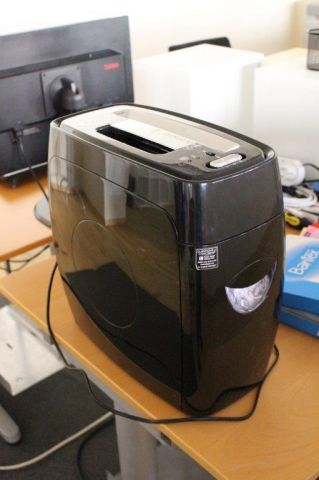 454498-9 Document Destroyer Fellowes incl. Stationery