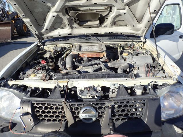 452961-61 NISSAN NP300 Reg: BBN320