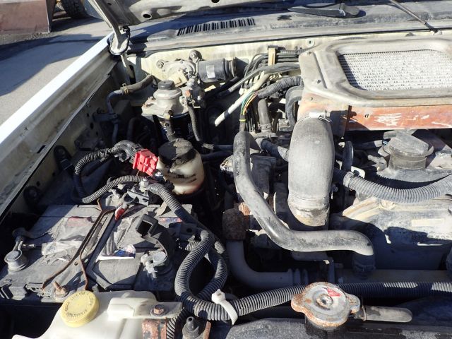 452961-64 NISSAN NP300 Reg: BBN320