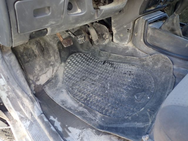 452961-73 NISSAN NP300 Reg: BBN320