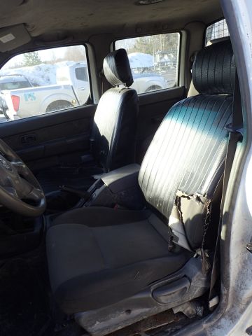 452961-74 NISSAN NP300 Reg: BBN320