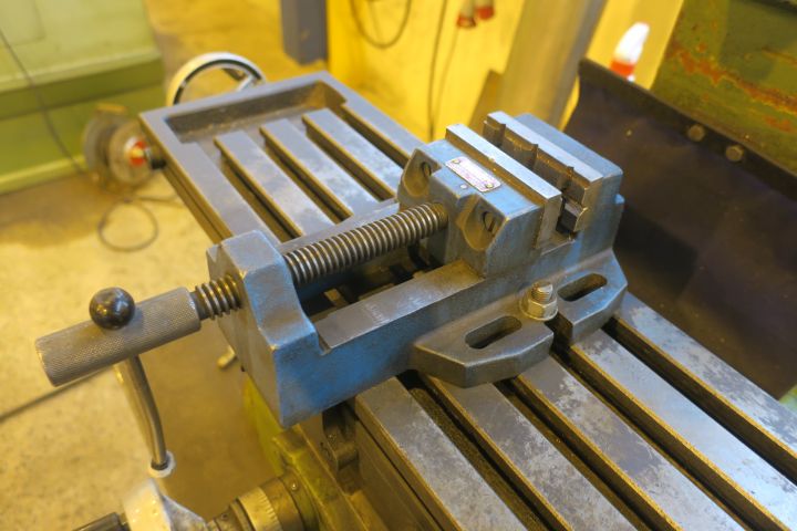 463751-10 Milling / Drill Rong Fu RF-30 incl. Accessories