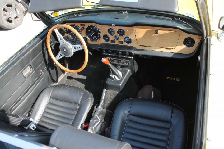 472608-17 Triumph TR6 Convertible -1974