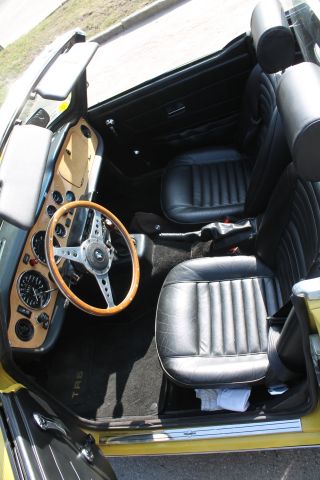 472608-24 Triumph TR6 Convertible -1974