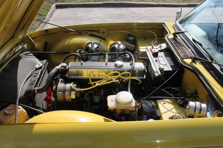 472608-26 Triumph TR6 Convertible -1974