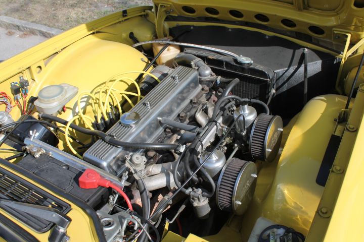 472608-28 Triumph TR6 Convertible -1974