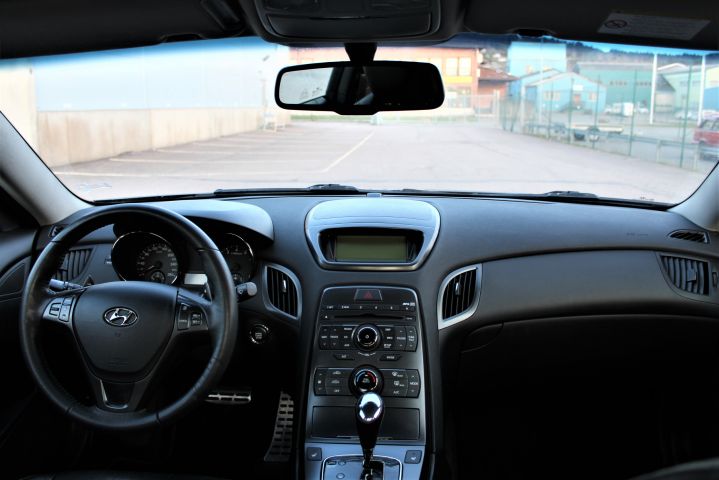 433568-15 Hyundai Genesis Coupé 3.8 V6 MPi, 303hk, -11