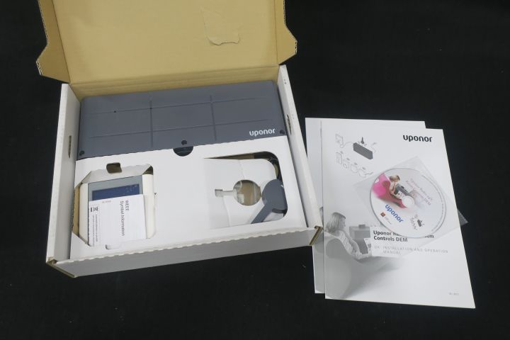 463865-3 Control panel with control unit Uponor I-76 + C-56 radio