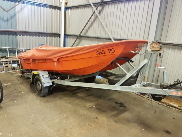 474175-2 Flipper styrpulpet med Volvo Penta 20 hk