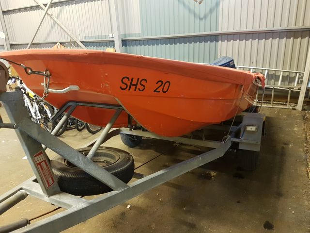 474175-3 Flipper styrpulpet med Volvo Penta 20 hk