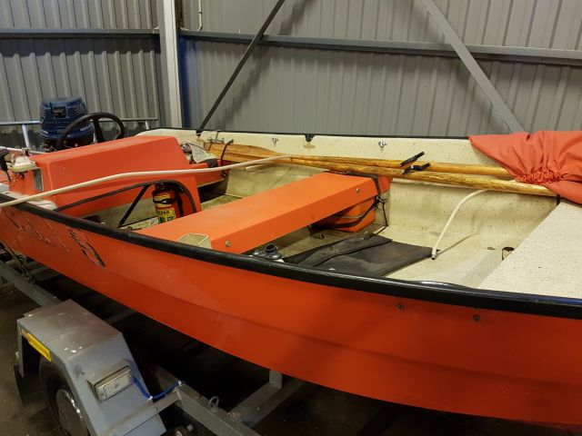 474175-6 Flipper styrpulpet med Volvo Penta 20 hk