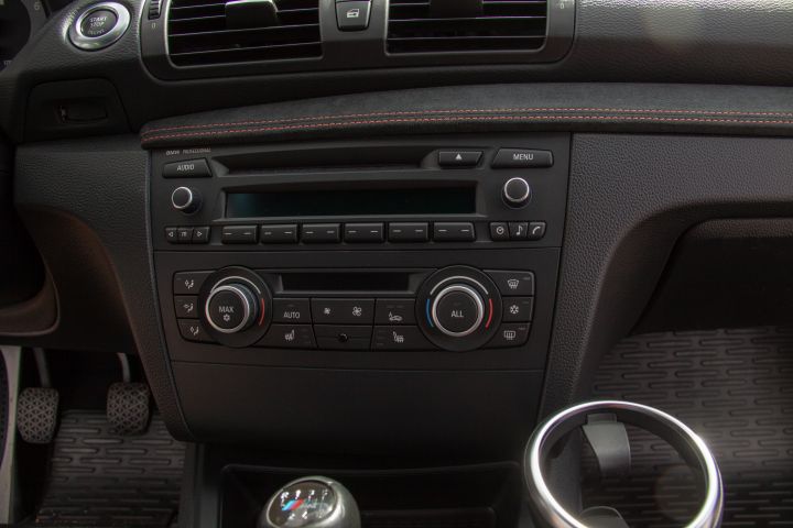 474205-18 BMW 1M Coupe 340 HK -11 Svensksåld