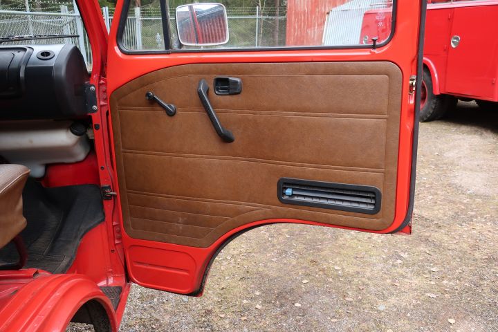 468922-27 Fire truck VW LT35 -78