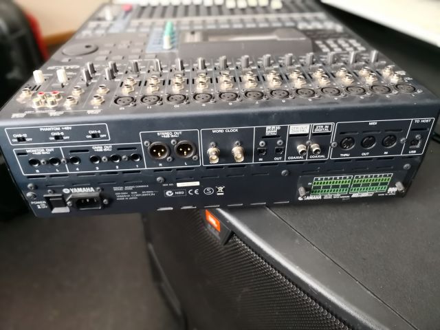 474295-8 Digital Mixer Yamaha 01V96