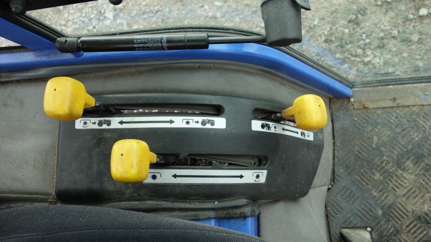 471672-12 Iseki TXG 23 Compact tractor