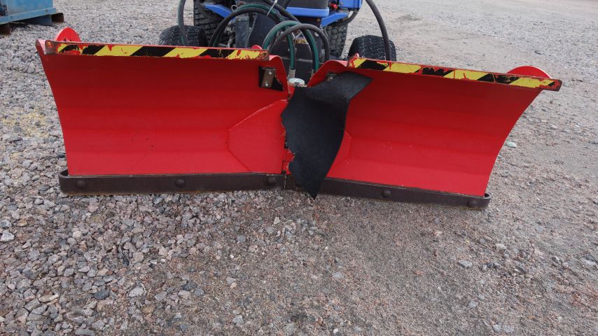 471672-17 Iseki TXG 23 Compact tractor