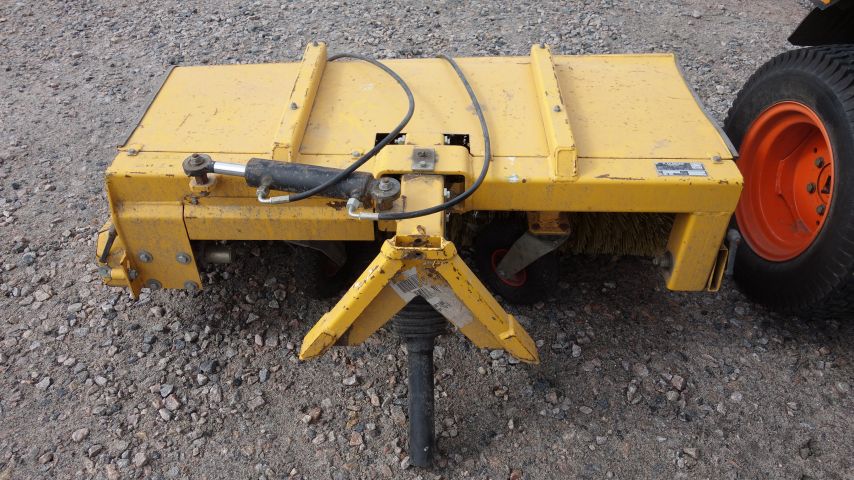 471672-35 Iseki TXG 23 Compact tractor