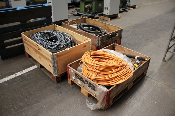 473871-1 Hose kit & robot cable, 3 pallet